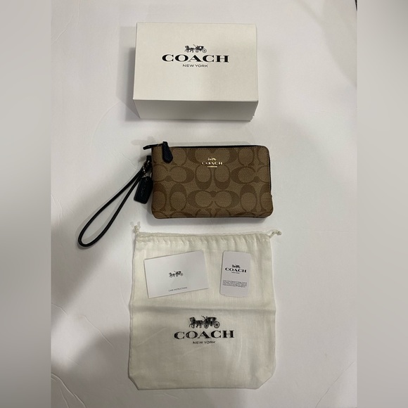 NWT COACH Signature Wristlet Double Zip - Picture 11 of 11